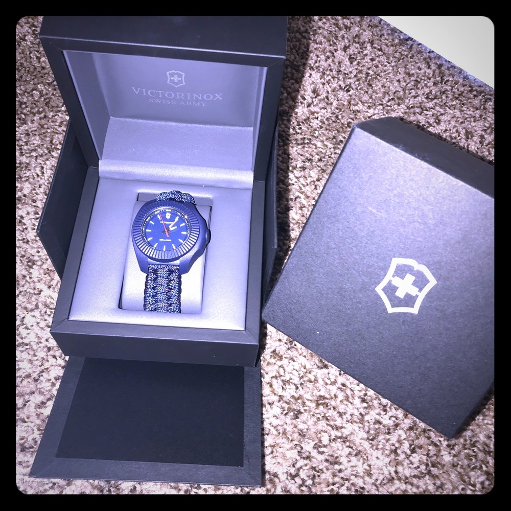 Victorinox Swiss Army paracord watch
